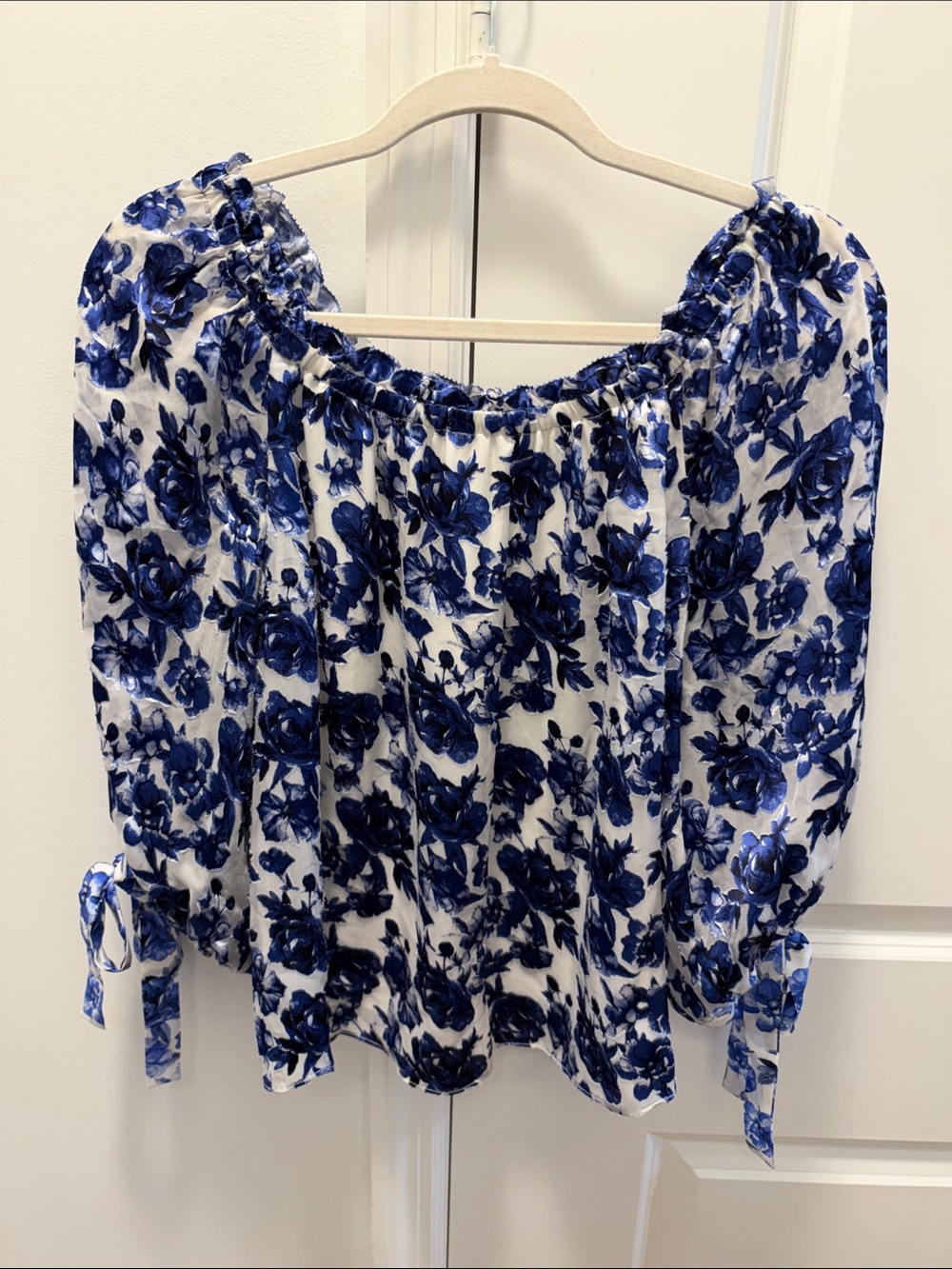 Alice + Olivia White Off-Shoulder Top with Blue Floral Print